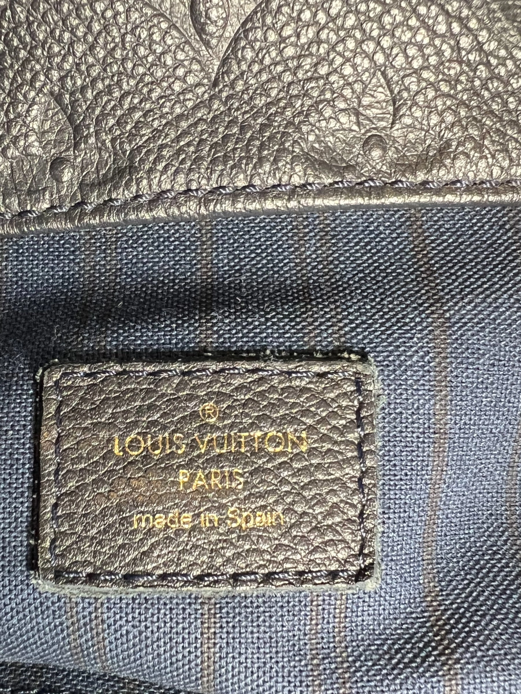 Louis Vuitton Black Empreinte Leather Artsy Hobo