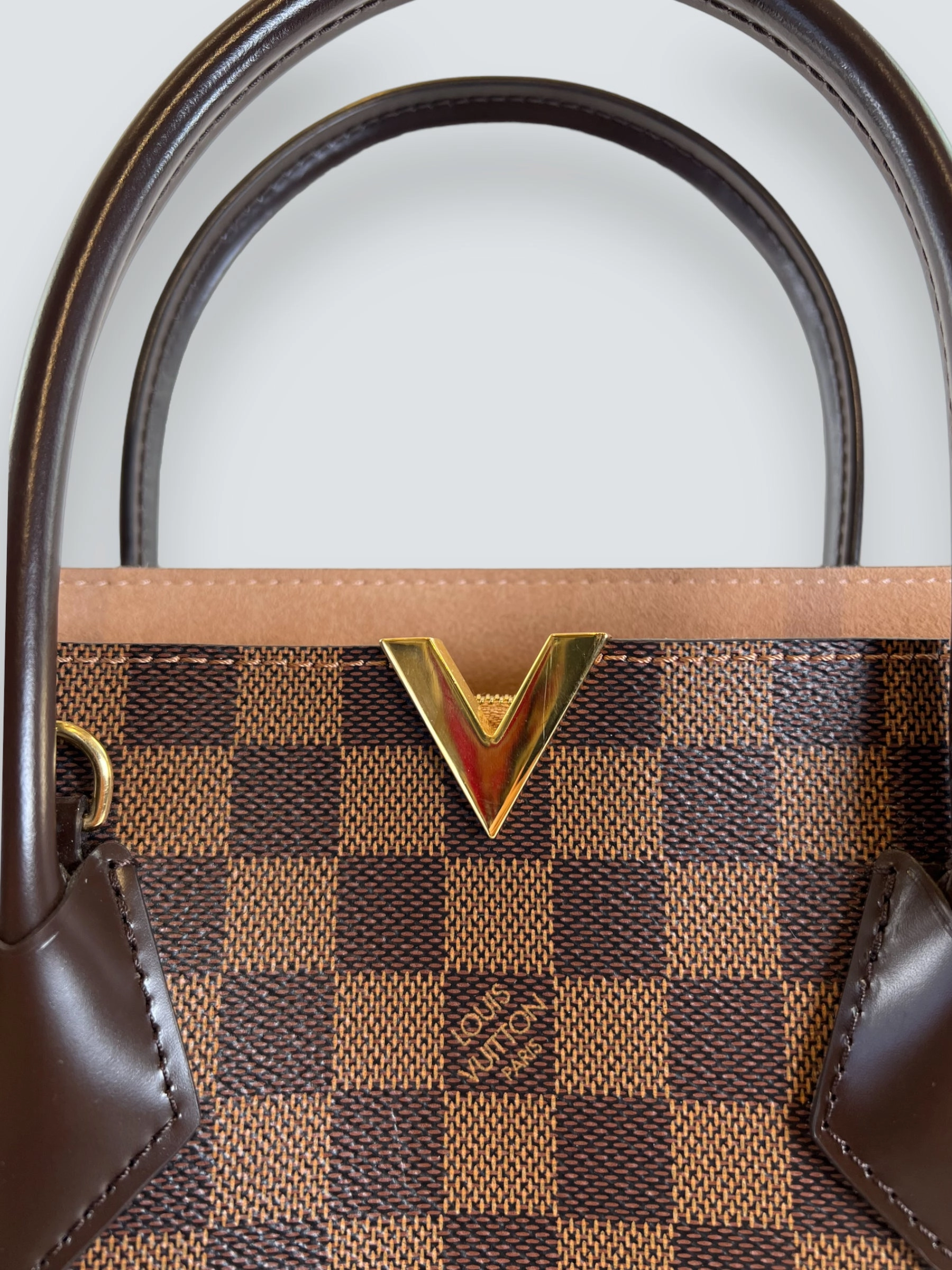 Louis Vuitton Damier Ebene Canvas Kensington Tote