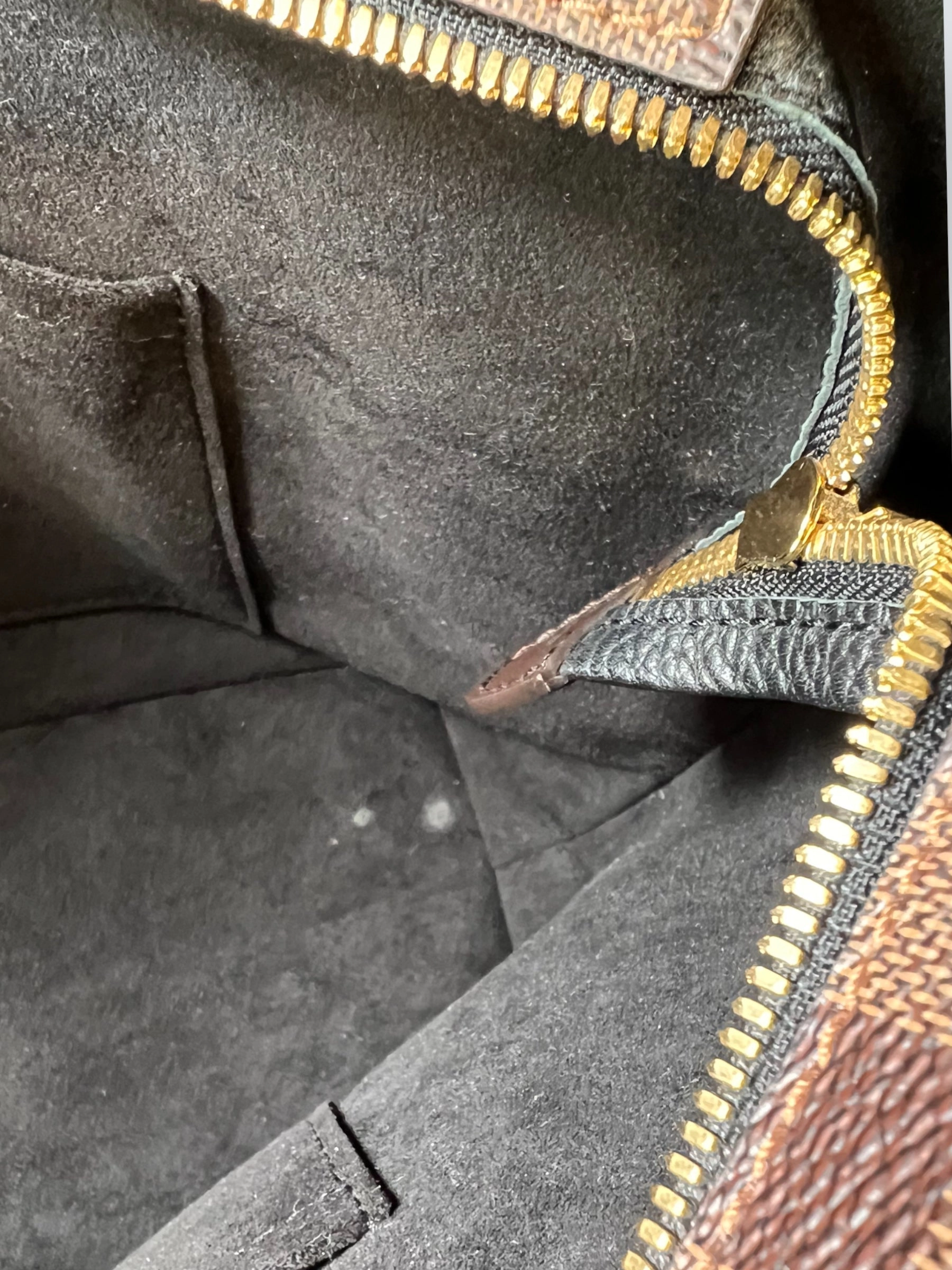 Louis Vuitton Damier Ebene Canvas Kensington Tote