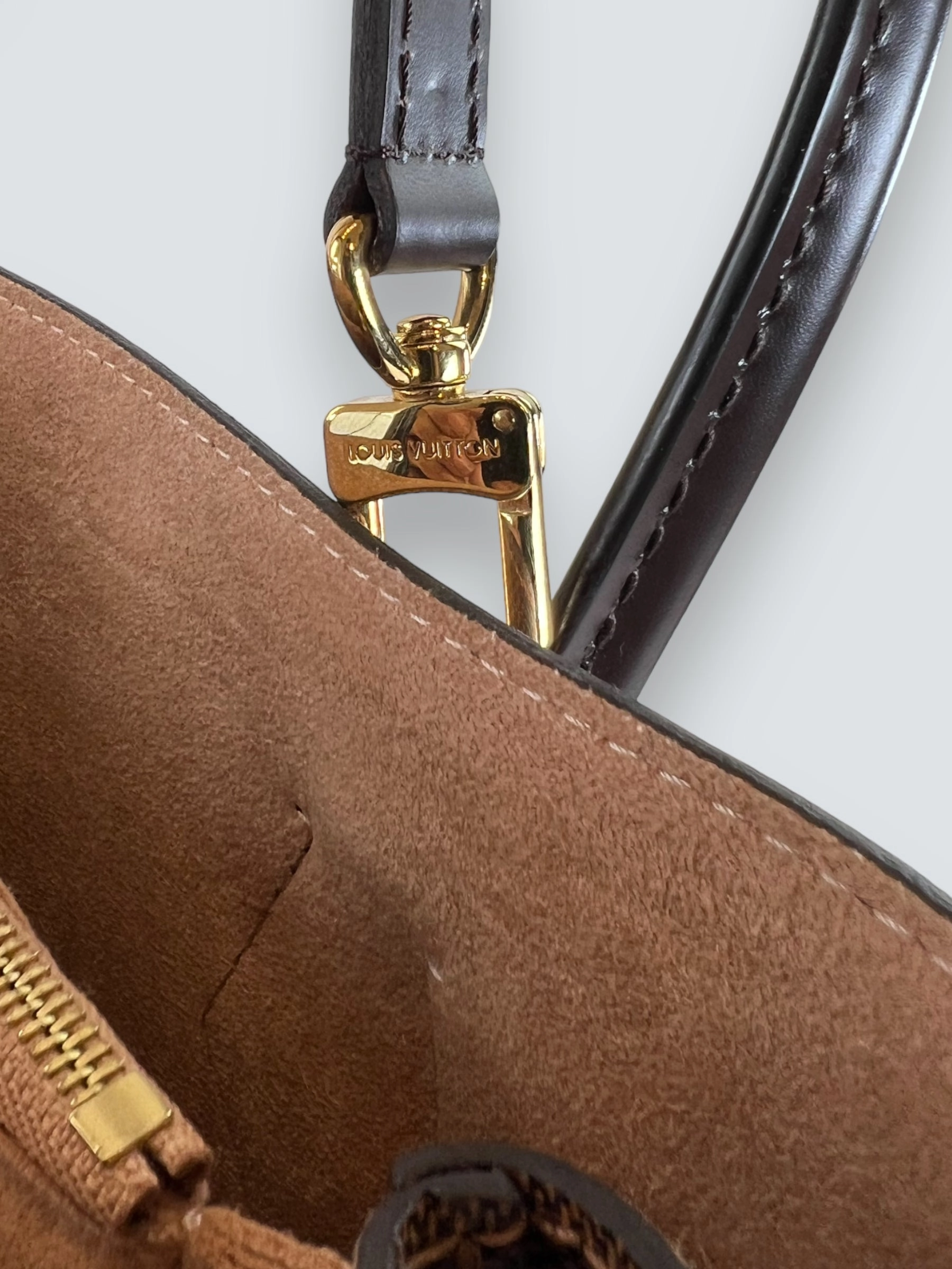 Louis Vuitton Damier Ebene Canvas Kensington Tote