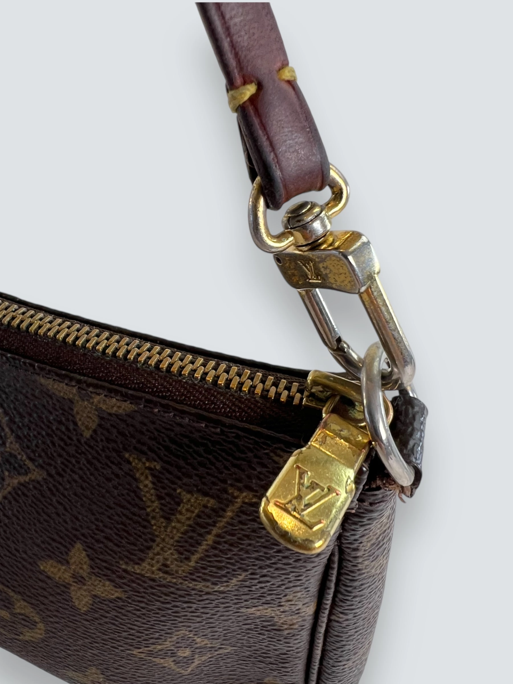Louis Vuitton Monogram Canvas Pochette
