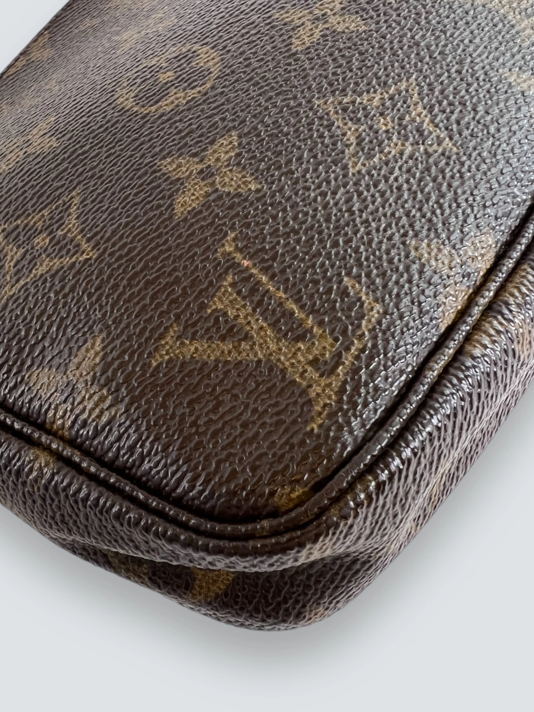 Louis Vuitton Monogram Canvas Pochette