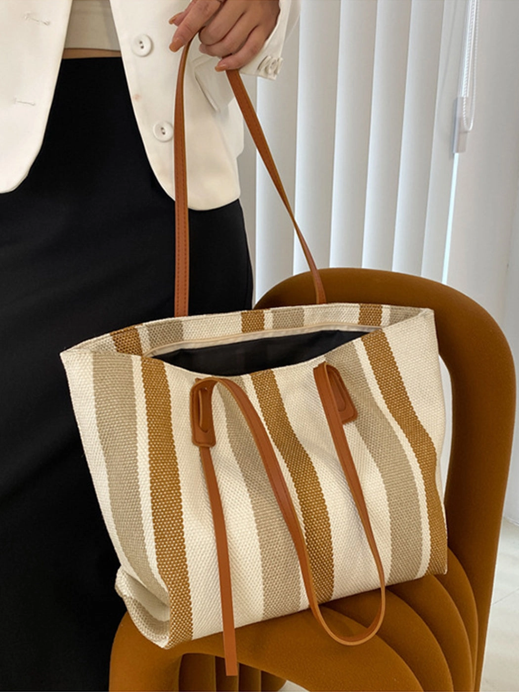 Women's Minimalist Large Capacity Vertical Stripe Casual Tote Bag