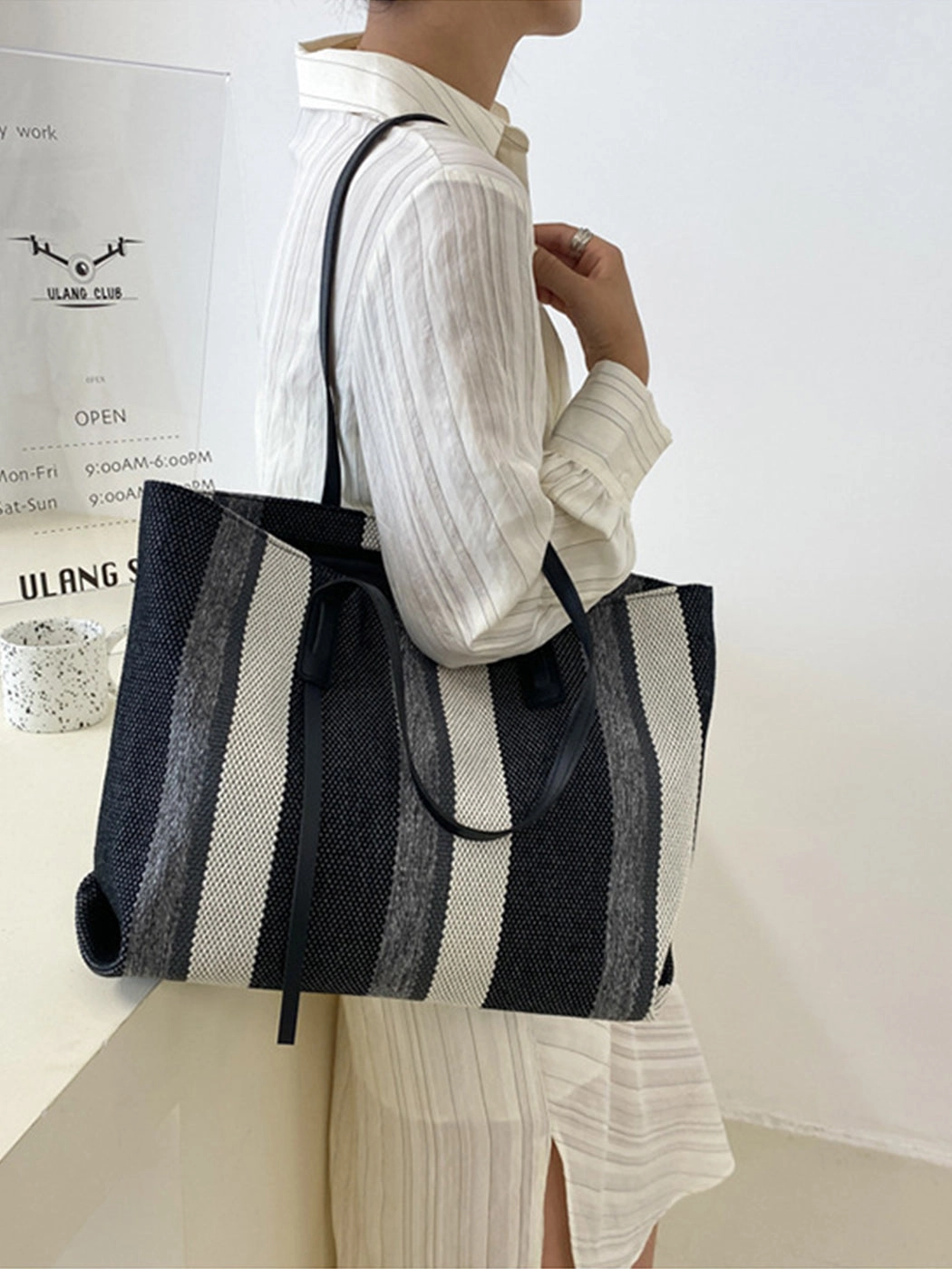 Women's Minimalist Large Capacity Vertical Stripe Casual Tote Bag