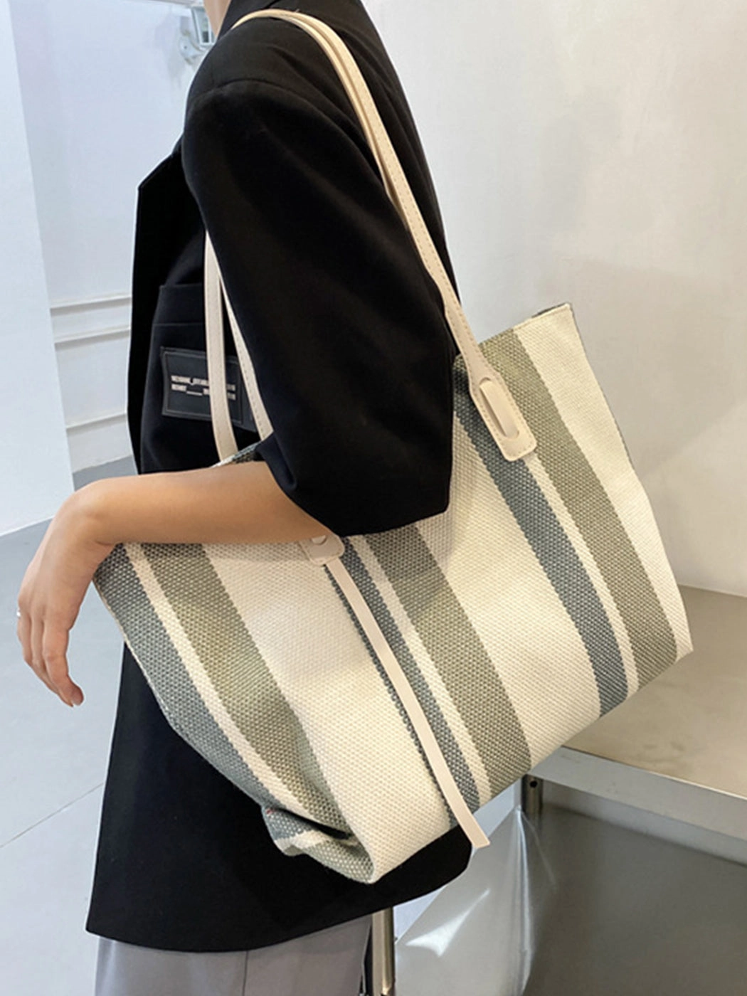 Women's Minimalist Large Capacity Vertical Stripe Casual Tote Bag