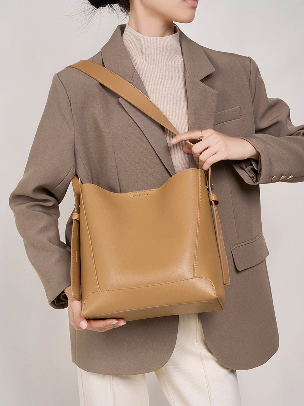 Women's Premium Genuine Leather Bucket Bag